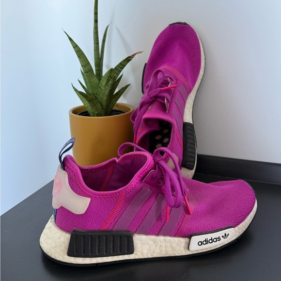 Adidas vivid pink NMD R1 sneakers - size 7.5 M / 9 W - Picture 10 of 10